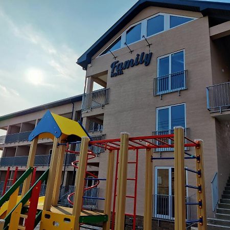 Family Hotel Gribovka Exteriör bild