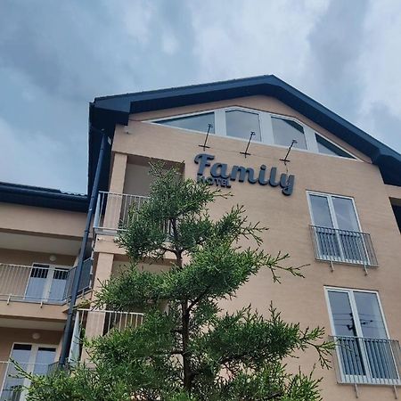 Family Hotel Gribovka Exteriör bild