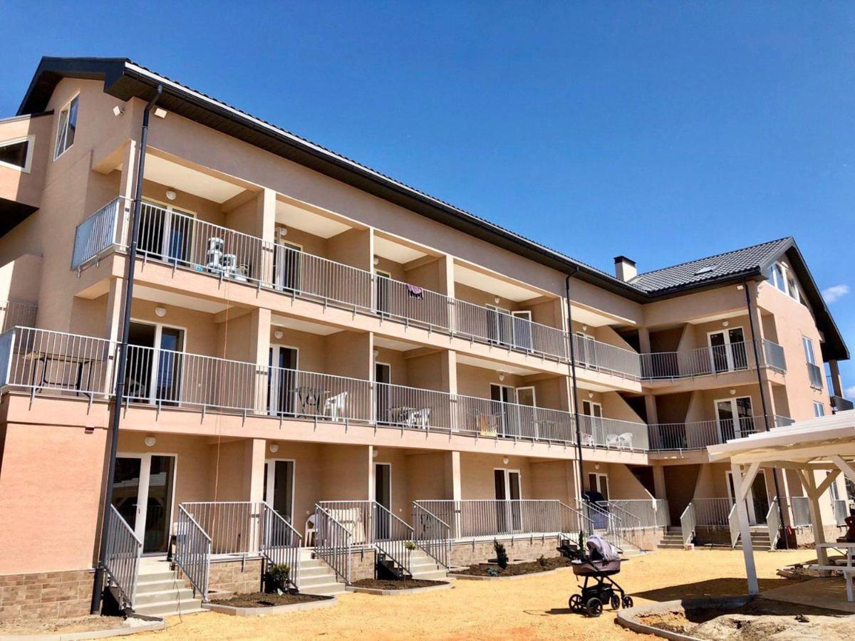 Family Hotel Gribovka Exteriör bild
