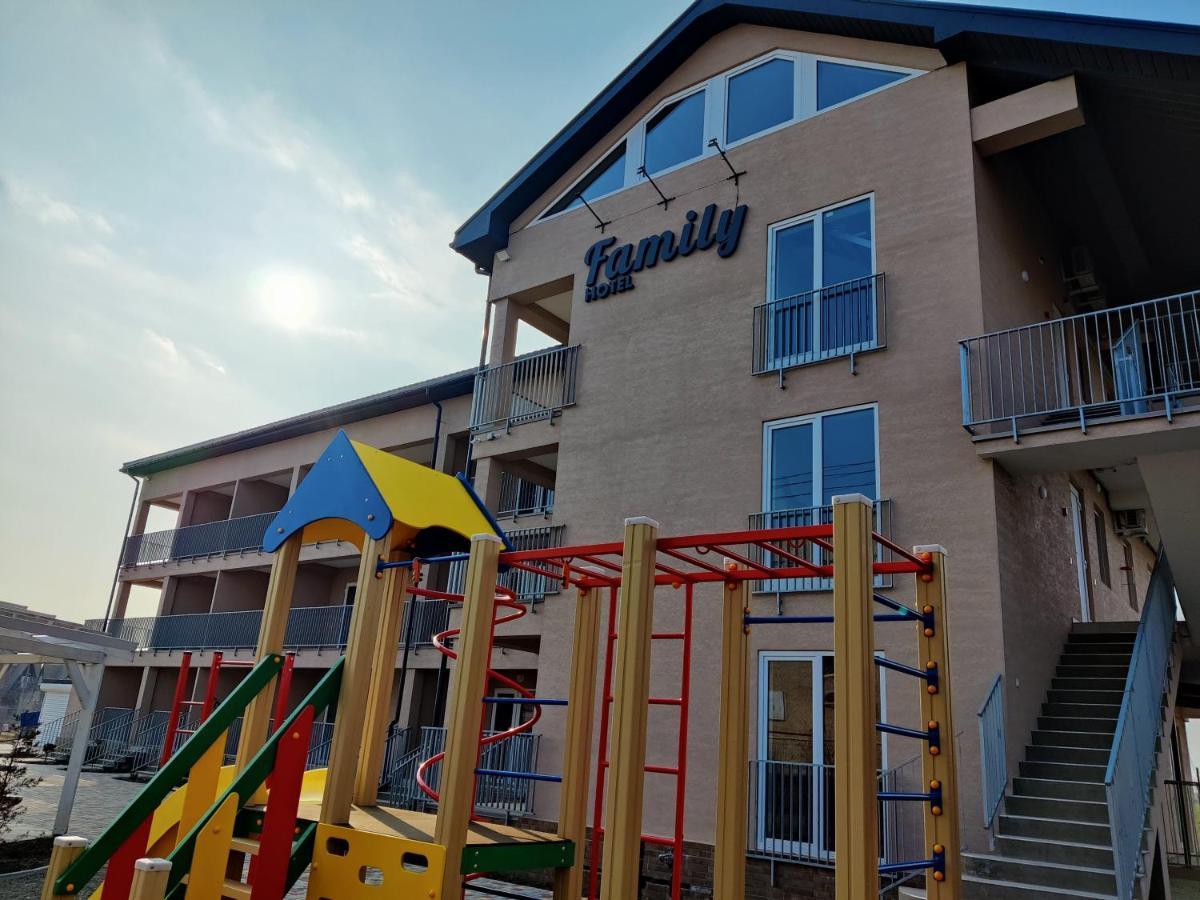 Family Hotel Gribovka Exteriör bild
