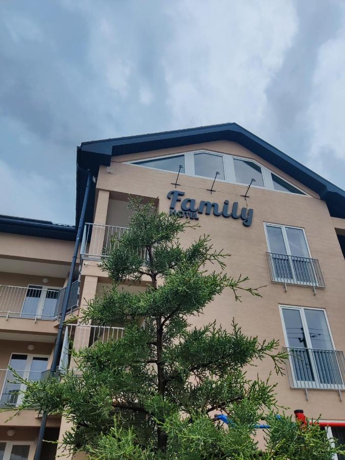 Family Hotel Gribovka Exteriör bild